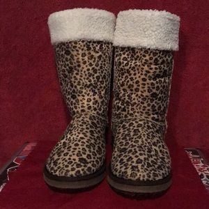 Leopard boots